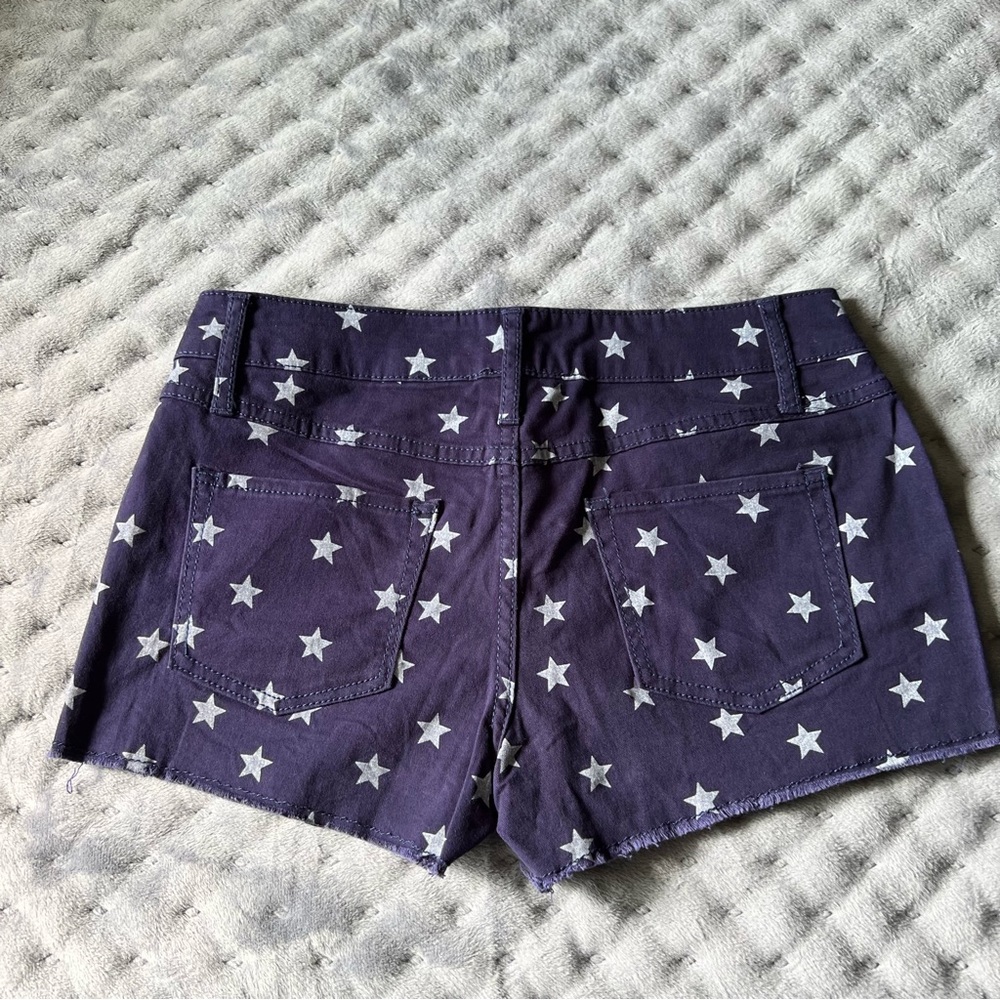 Star Shorts - Picture 2 of 5